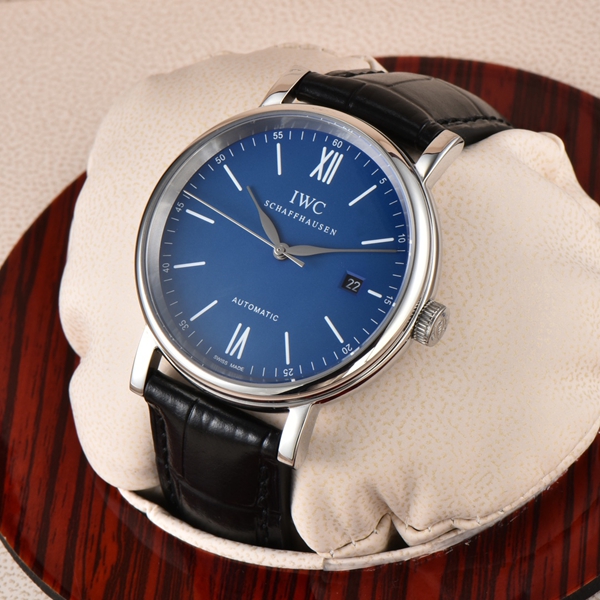 アイ・ダブリュー・シー正面デザイン